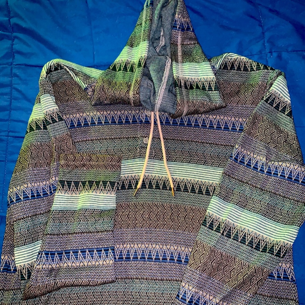Tribal thin pullover